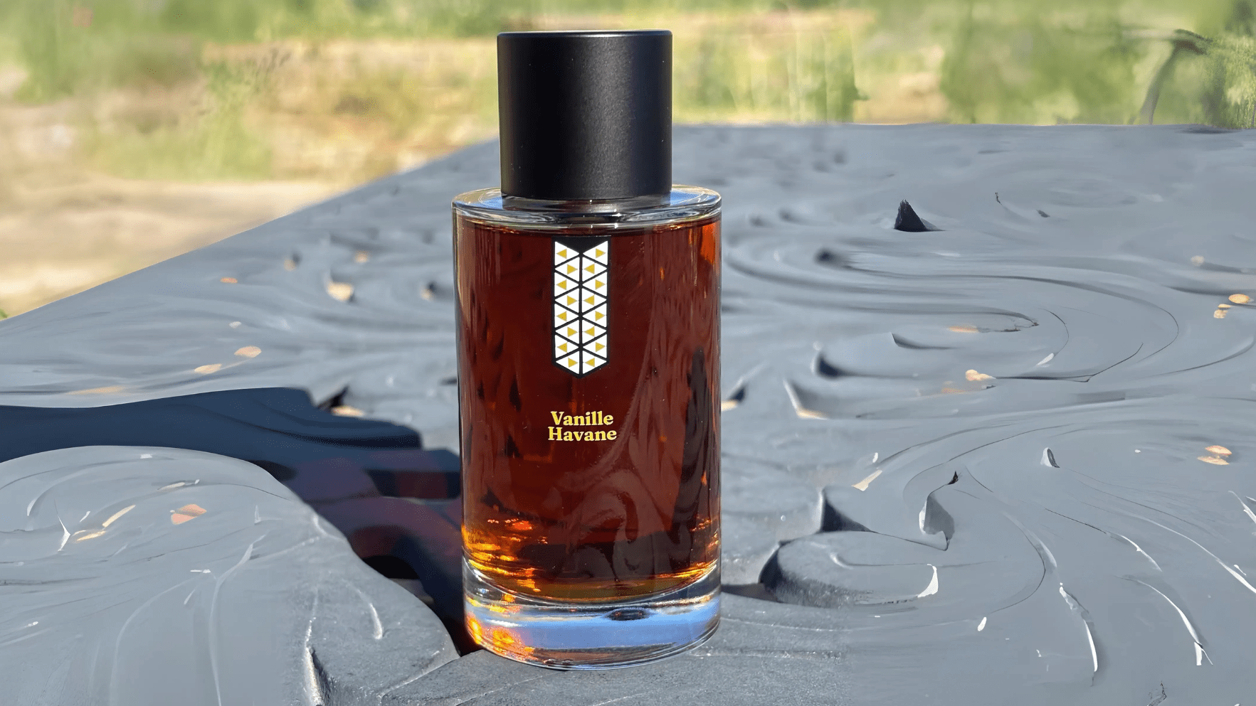 Les Indemodables Vanille Havane EDP Feature image