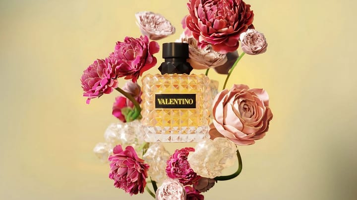 Valentino Donna Born in Roma Yellow Dream EDP Feature image