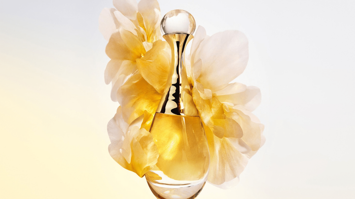 Christian Dior's J'adore L'Or Essence De Parfum Feature image